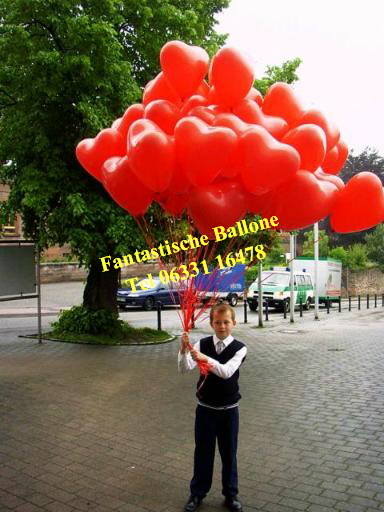 Braut junge mit herzbalons